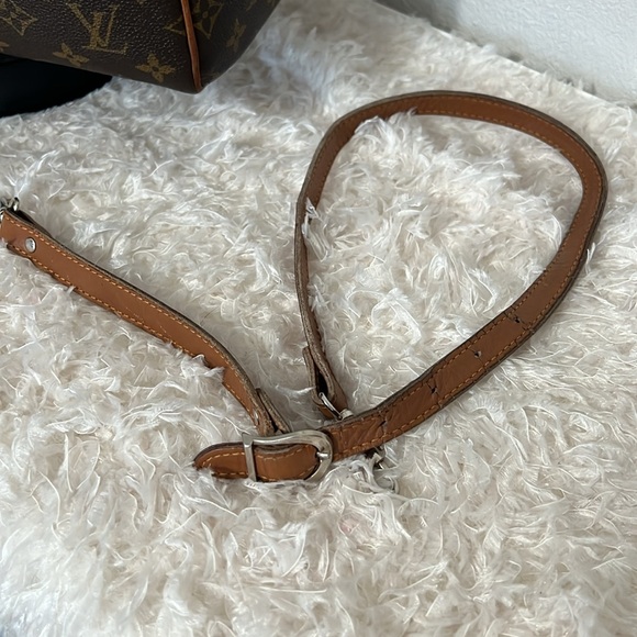 Louis Vuitton The French Co Made in USA Vintage Monogram Speedy 30 with … - Picture 7 of 17